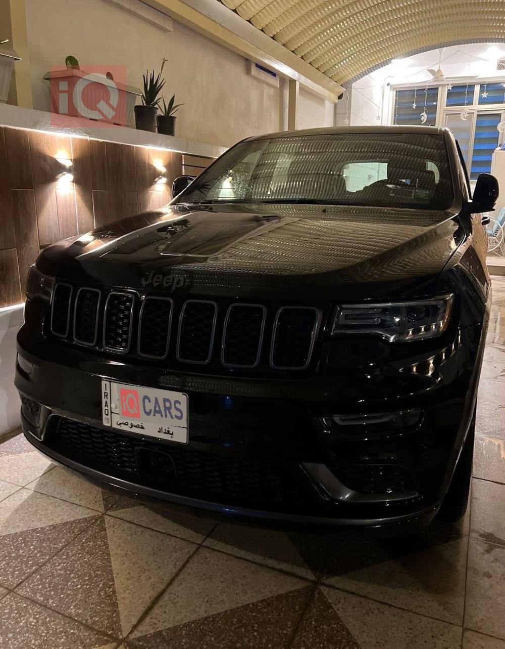 جیپ گراند شیرۆکی